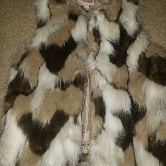 Ladies Faux Vest - Picture 5 of 6